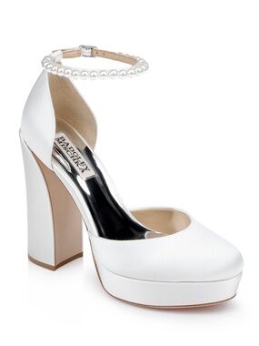 Badgley Mischka Women's Felixa 8.5 Wedding Platform Pearl Pumps New